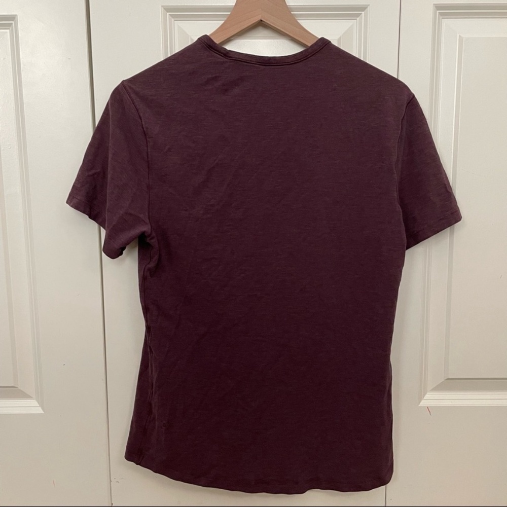 Lululemon tee - Picture 2 of 2